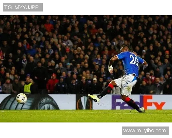 足球历史上最远进球精彩视频回顾让你见证惊人射门的瞬间